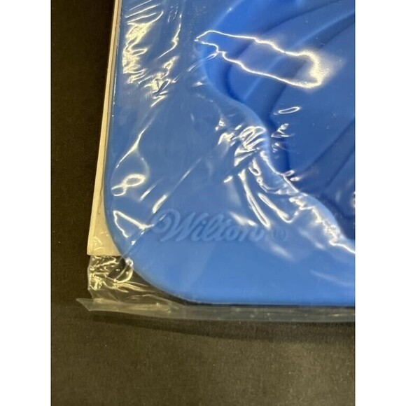 Wilton Silicone Butterfly Candy & Craft Mold 2pc Set 2006 Bake/Confection Gift - Picture 3 of 5